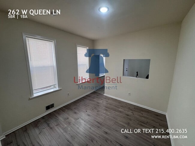 262 W Queen Ln