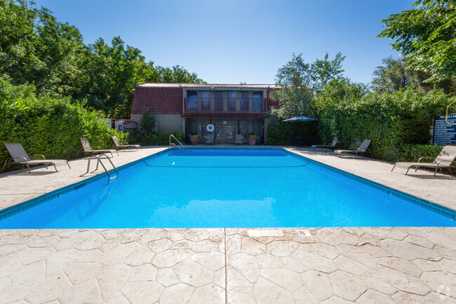 Building Photo - Deerfield Village Apartments