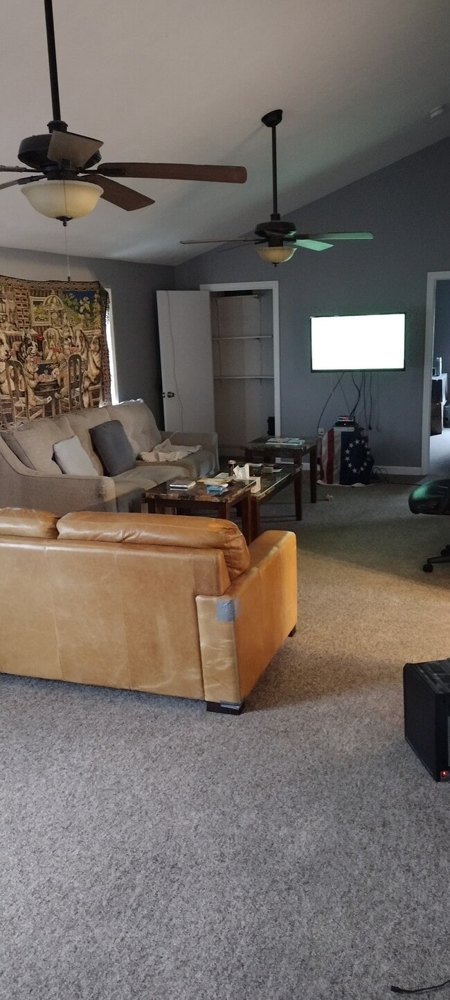 Photo - 138 Wilmarth Ave Unit 2nd Floor