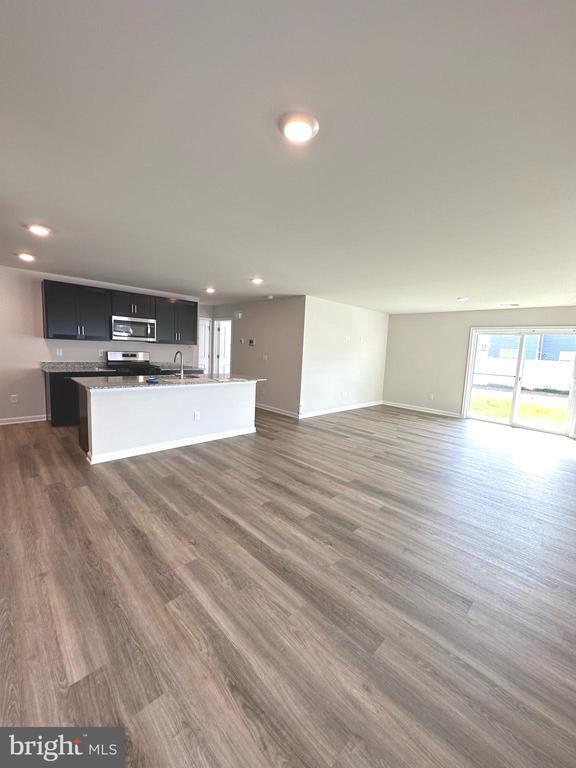 Photo - 124 Charing Cross Dr