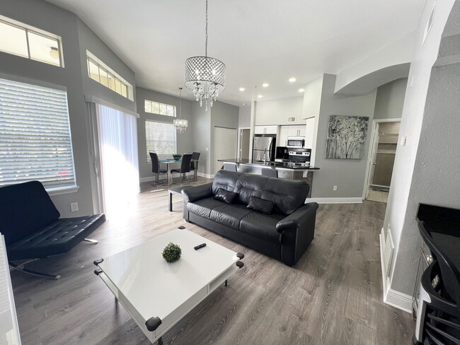 Building Photo - 7220 Westpointe Blvd Rental