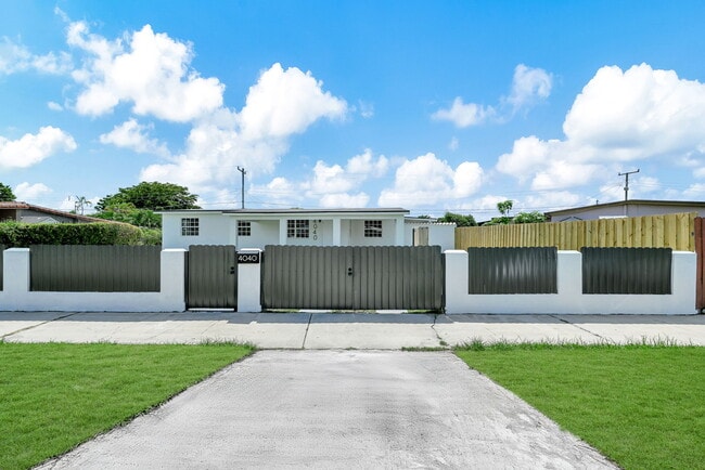 Photo - 4040 SW 108th Ave