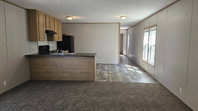 Photo - 2320 E MacArthur Rd