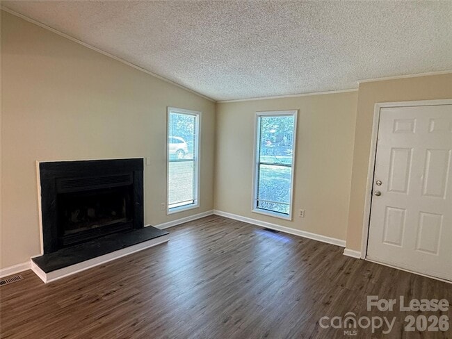 Photo - 2220 Laburnum Ave