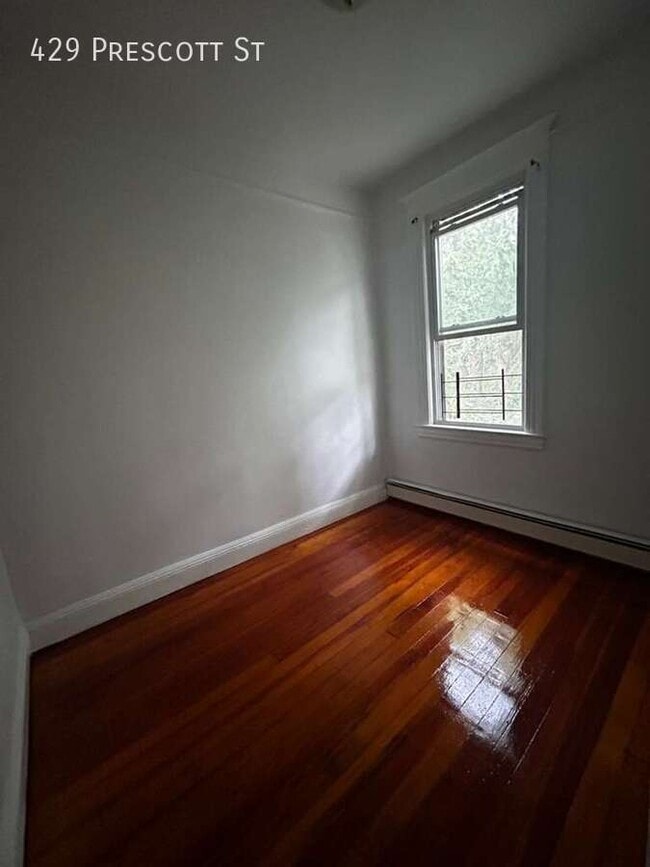 Photo - 429 Prescott St