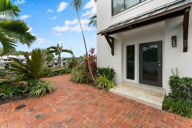Photo - 1121 Bel Air Dr