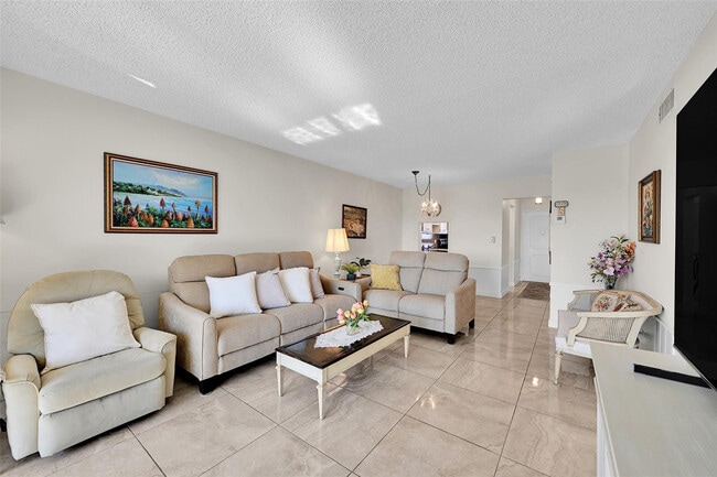 Photo - 2350 NE 14th Street Causeway Unit 609