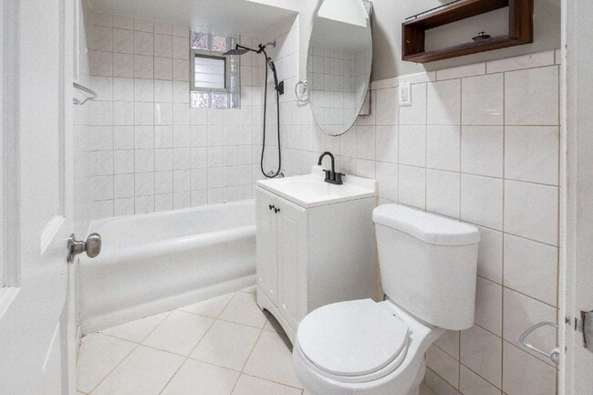 Photo - Spacious 3-Bedroom, 2-Bathroom Duplex in Avondale Unit #1