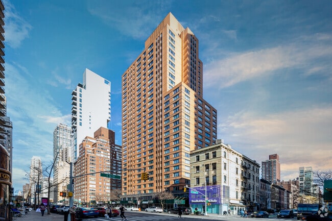 Photo - 200 E 62nd St