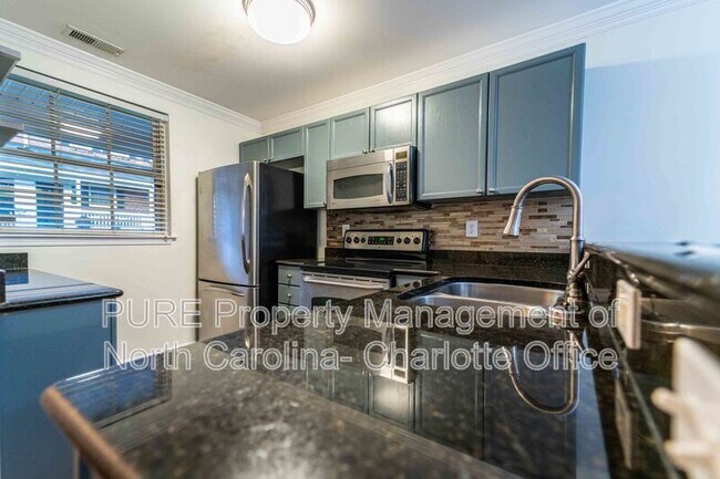 Photo - 1230 Green Oaks Ln Unit D