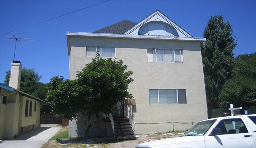 Photo - 956 Apgar St