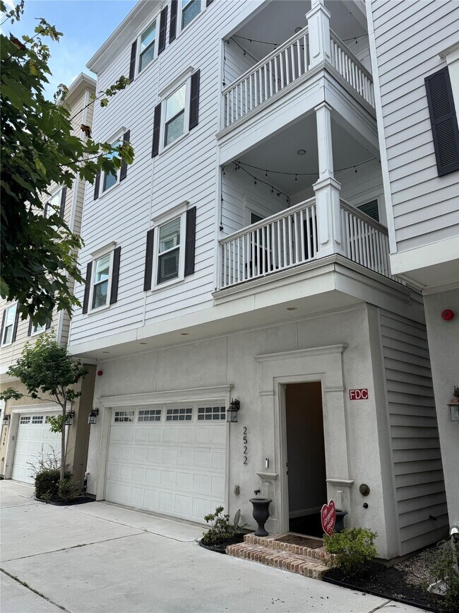 Building Photo - 2522 Hutchins St Rental