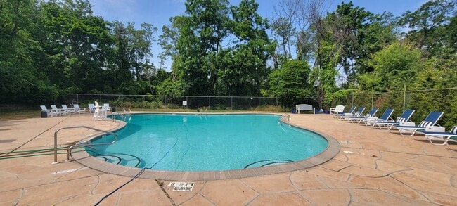 Photo - Raritan Crossing Apartment Homes