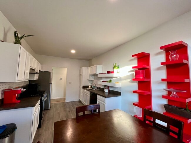 Photo - 1682 Fredericksburg Ln