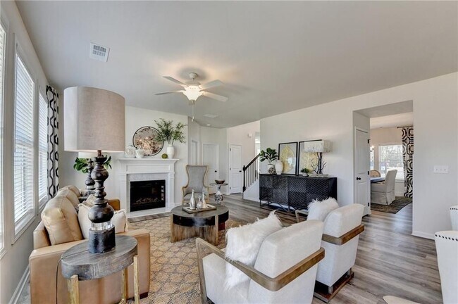 Photo - 326 Rodeo Dr