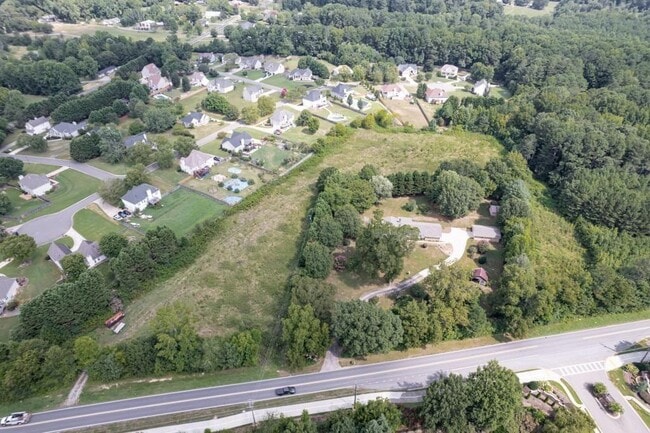 Photo - 4640 Spot Rd