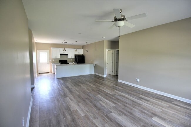 Photo - 216 Fern Bank Dr Unit B