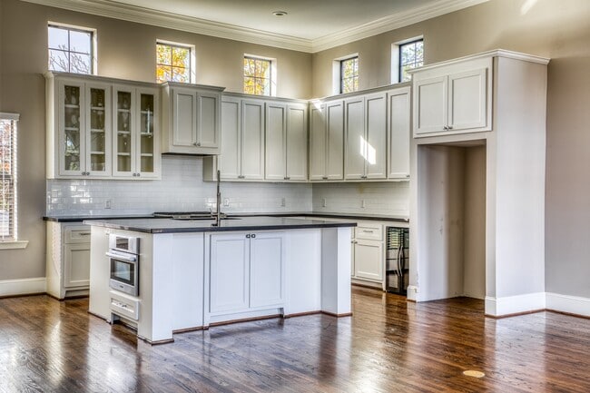 Building Photo - 5711 Winsome Ln