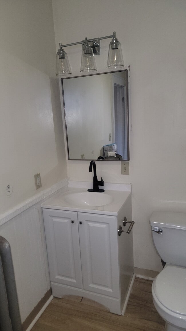 Building Photo - 42 Oakland St Unit #2