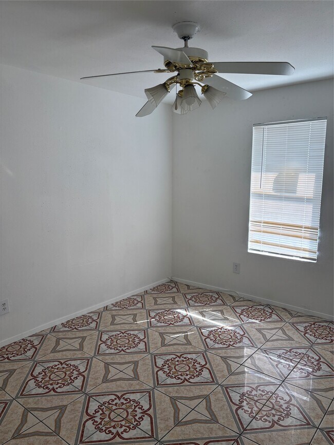 Photo - 7200 Clarewood Dr Unidad 13