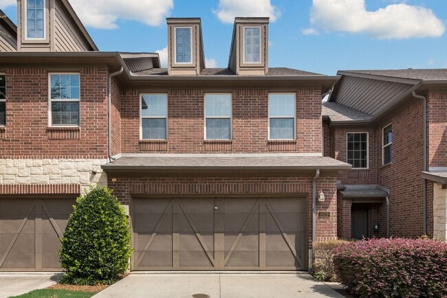 Photo - Luxury 3 Bedroom Townhome