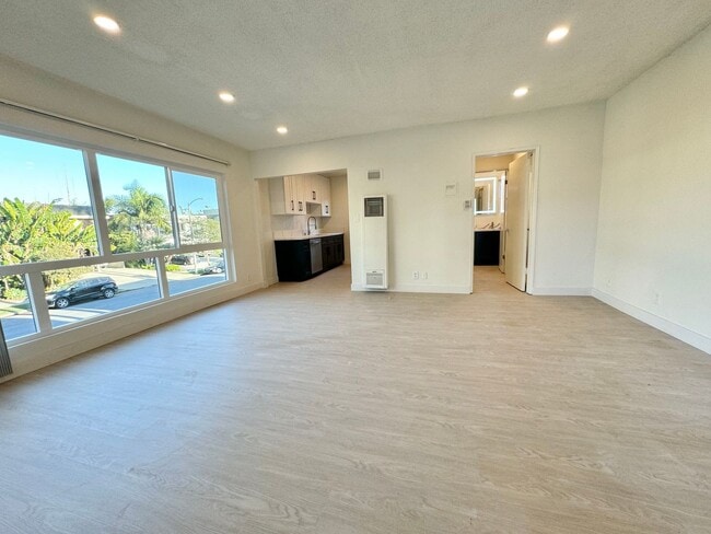 Photo - 3419-31 Keystone Ave Unit 19 04