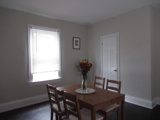 Photo - Beautifully updated and Spacious! 2 Bed House in Madisonville with walk through!!