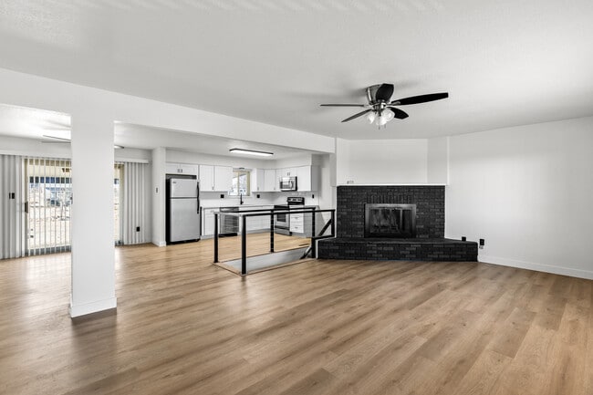 Building Photo - 36839 Gaylin Ave