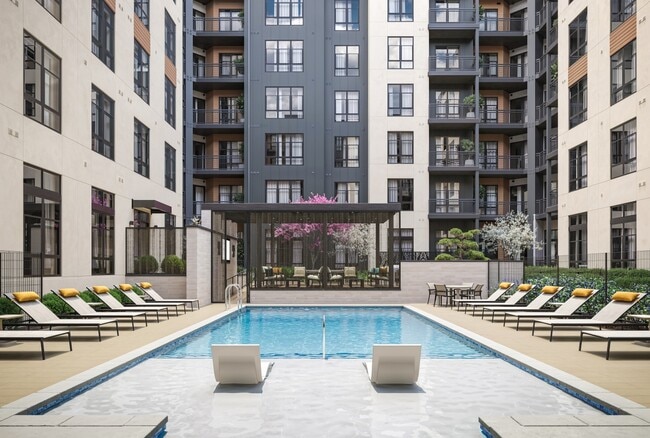 Building Photo - Aventon Moorefield Rental