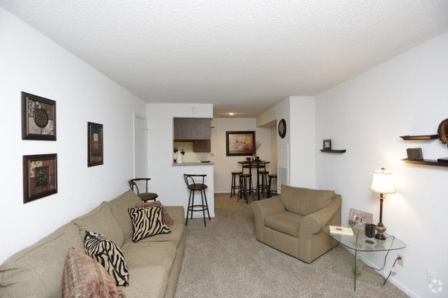 1BR, 1.5BA - TH/722 SF