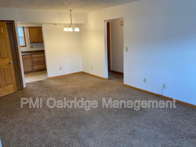Building Photo - 1112 W Main St Rental