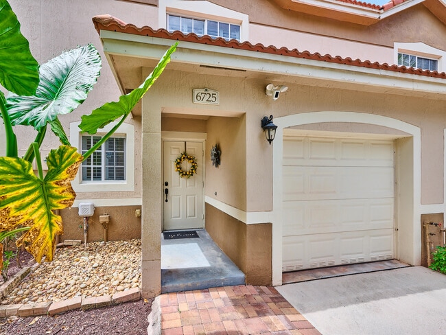 Photo - 6725 Old Farm Trail Townhome