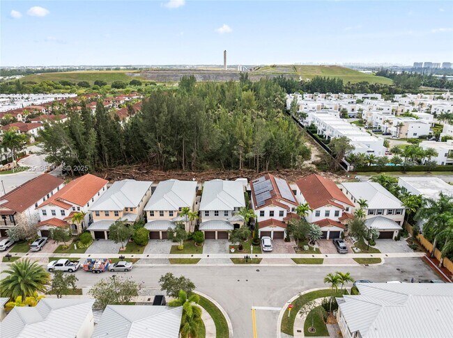 Photo - 6933 NW 104th Ct