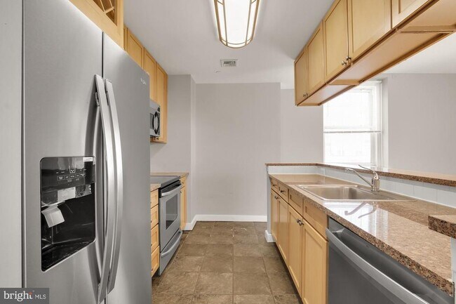 Building Photo - 111 S 15th St Unit 2111 Rental