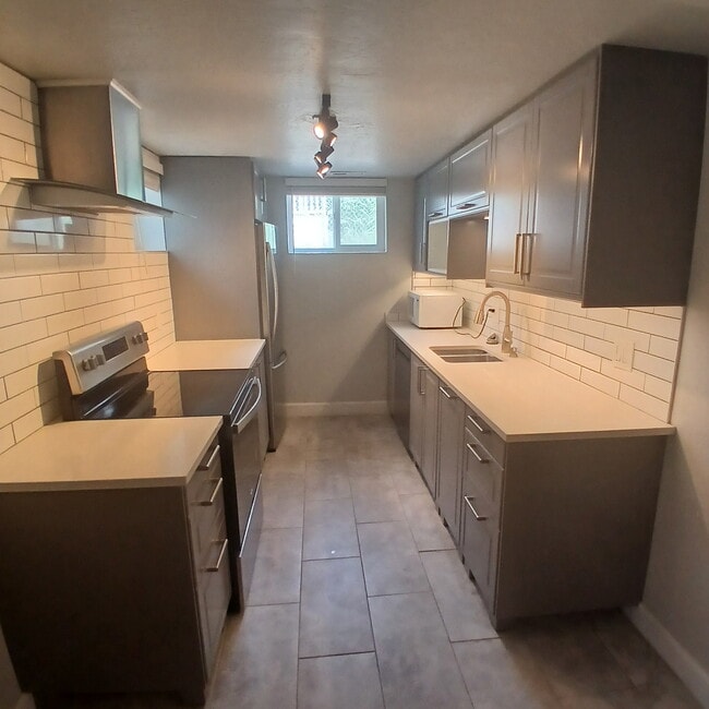 Building Photo - 2284 S 900 E Unit 2286b