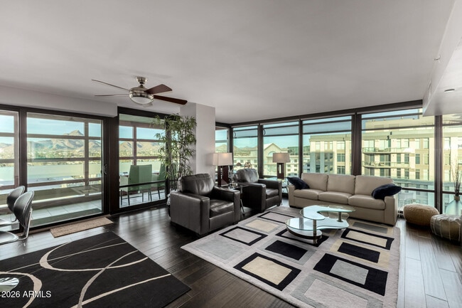 Building Photo - 4808 N 24th St Unit 1401