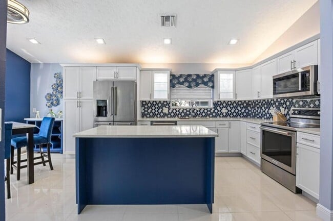 Photo - 13525 Brixham St