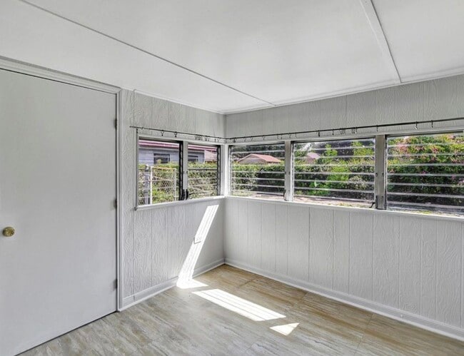 Photo - 2044 Thonig Rd