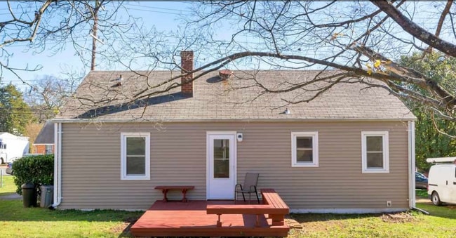 Photo - 1033 Saint Clair Ave