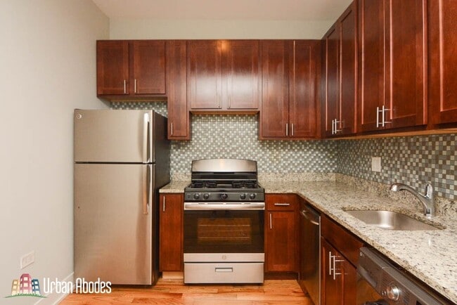 Photo - 629 W Oakdale Ave Unit M171