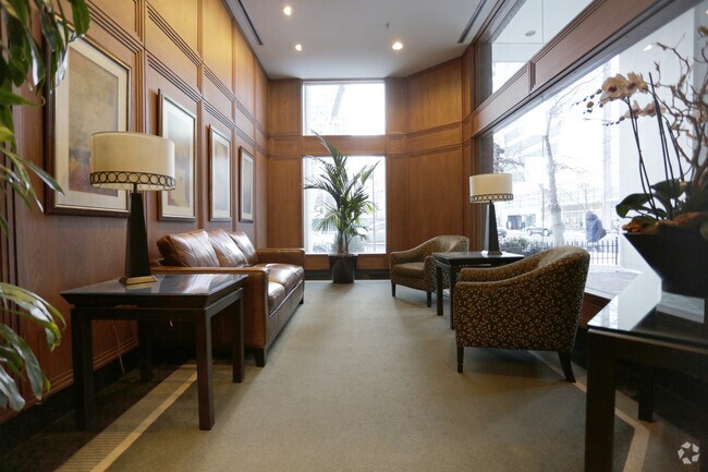 Photo - 400 E Ohio St