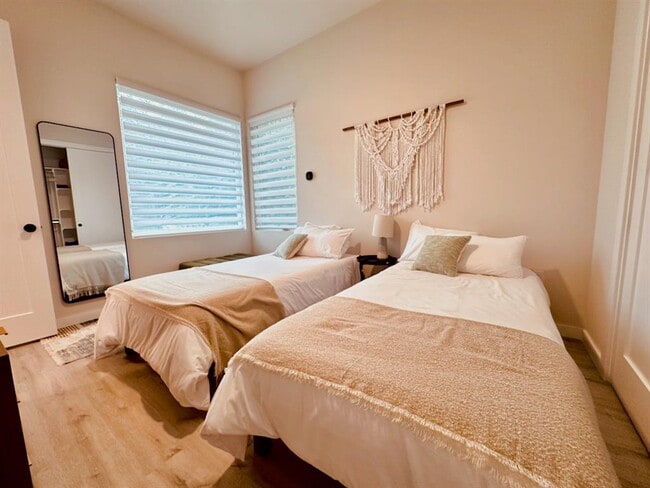 Photo - 4706 Sylvandale Dr