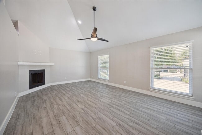 Photo - 2320 Peppermill Rd