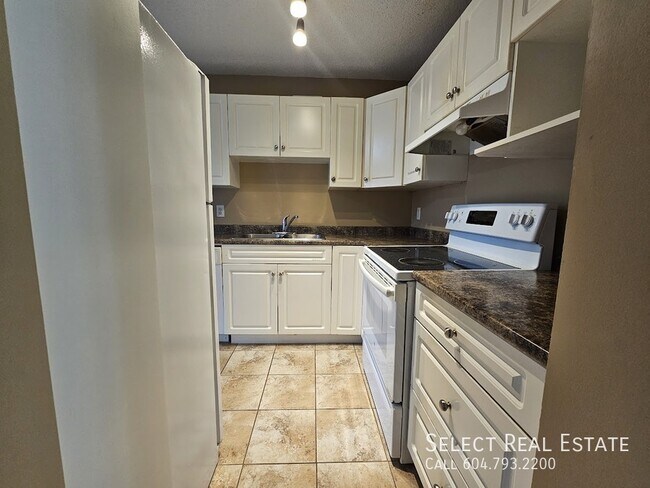 Photo - 46260 Harford St Unit 8