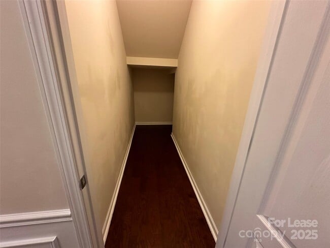 Photo - 141 Four Seasons Way