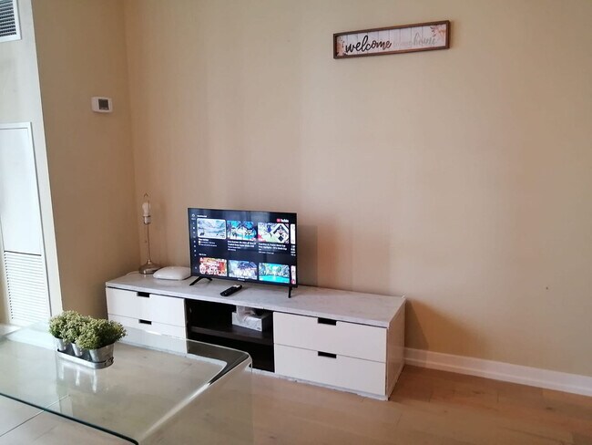 Photo - 16 York St Unit FL7-ID1347749P