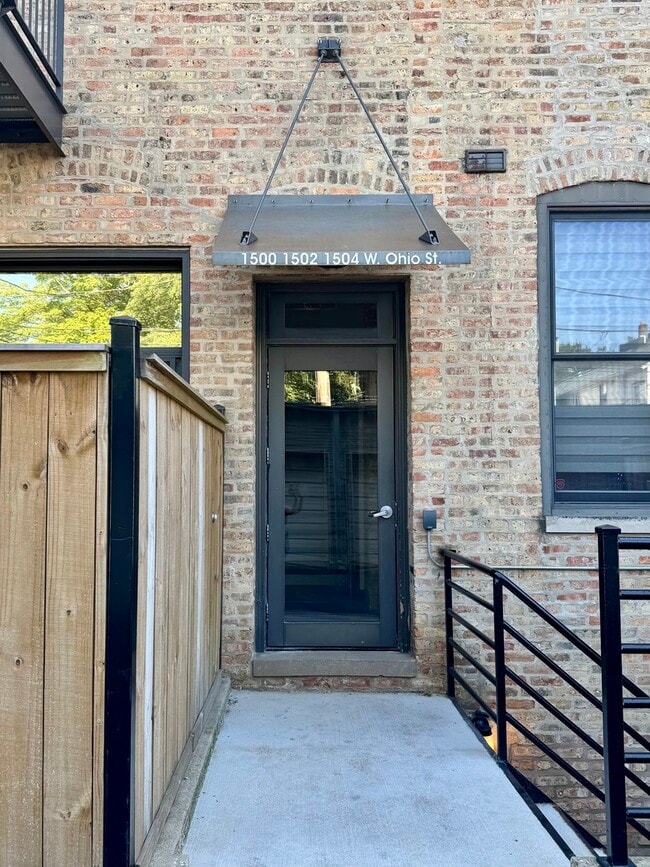 Photo - 1502 W Ohio St Unit 1R