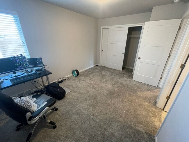 Photo - 2 bed / 2.5 bath townhouse in Fitchburg