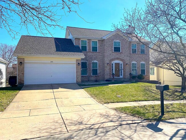 Building Photo - 5 Bed 3.5 Bath Chesterfield Charmer