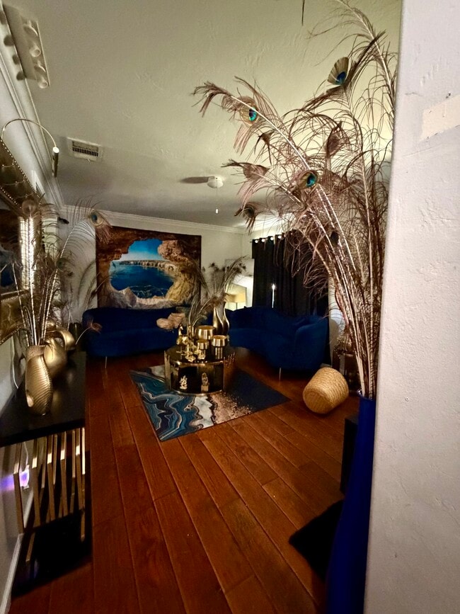 Photo - 536 Greenleaf Dr